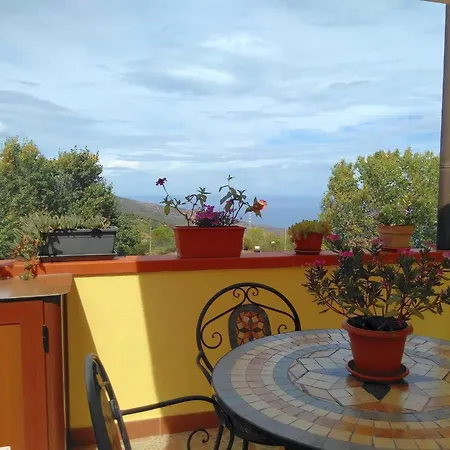 Haus Mit Meerblick Und Ausgestatteter Terrasse Holiday home Tusa