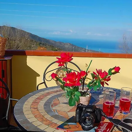 Haus Mit Meerblick Und Ausgestatteter Terrasse Holiday home *