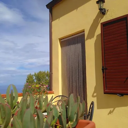 Holiday home Haus Mit Meerblick Und Ausgestatteter Terrasse *